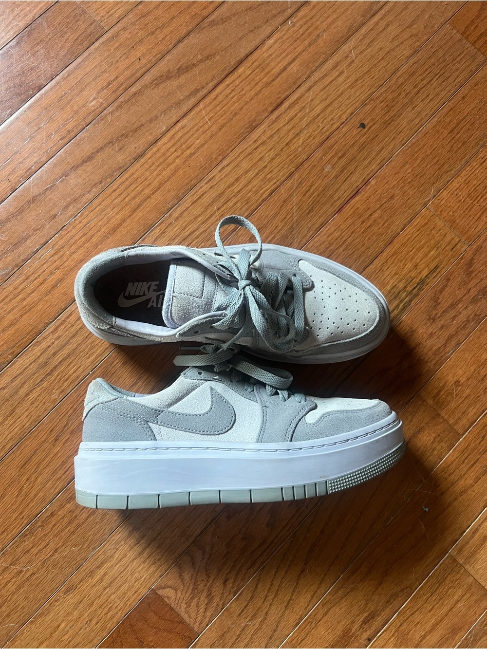 BUNDLE 5 FOR $30NIKE sneaker